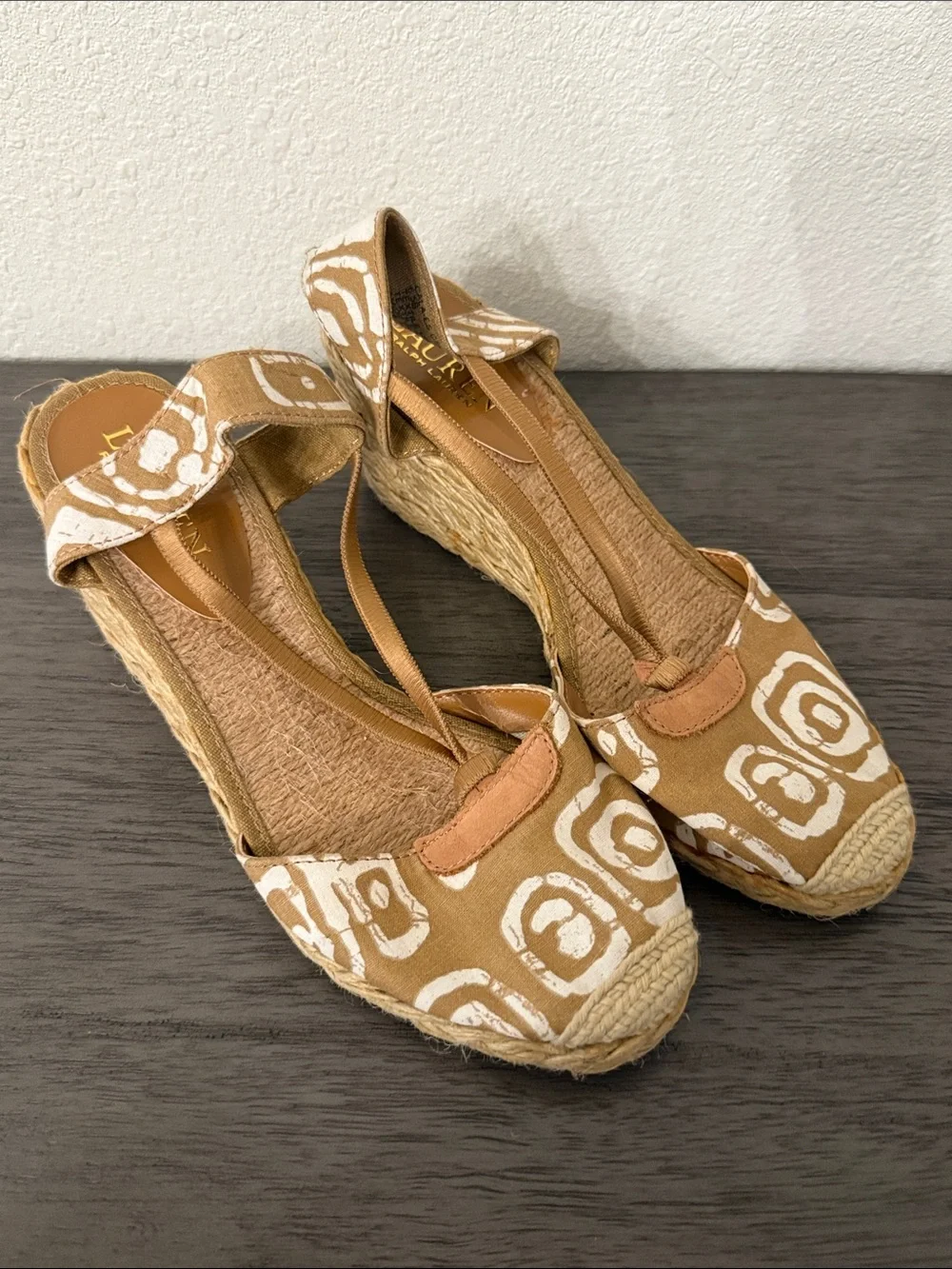 Lauren Ralph Lauren Tan White Batik Print Espadrille Wedge Sandals Size 6.5